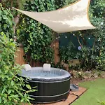 Joli Climatisé Avec Jacuzzi Privé Et Entrée Indépendante Fréjus