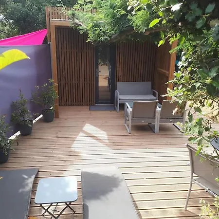 Joli Climatise Avec Jacuzzi Prive Et Entree Independante Fréjus