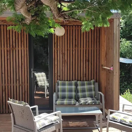 Joli Climatise Avec Jacuzzi Prive Et Entree Independante *