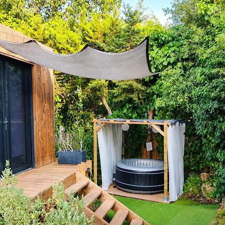 아파트 Joli Climatise Avec Jacuzzi Prive Et Entree Independante *