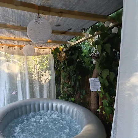 Joli Climatisé Avec Jacuzzi Privé Et Entrée Indépendante * Fréjus