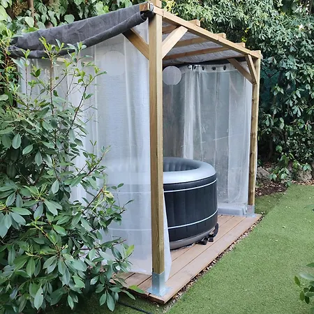 Joli Climatisé Avec Jacuzzi Privé Et Entrée Indépendante *